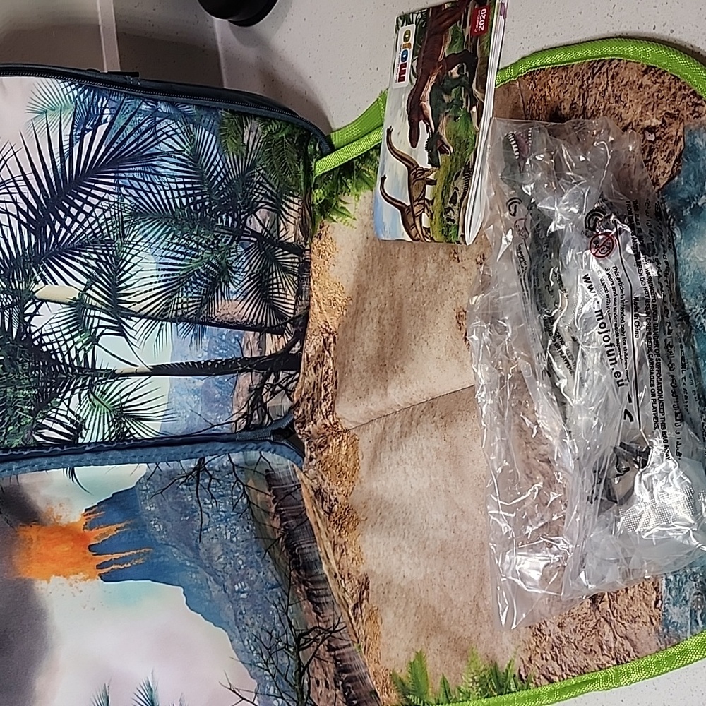 Backpack And Play Dinosaurs.  New With Tags - Picture 7 of 14